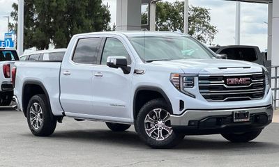2026 GMC Sierra SLT