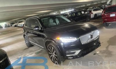 2025 Volvo XC90 Core