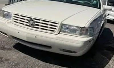 2002 Cadillac Eldorado Commemorative Edition