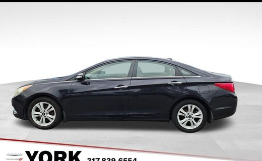 2011 Hyundai Sonata Middle Level