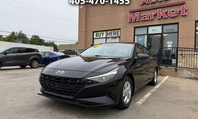 2023 Hyundai Elantra SE