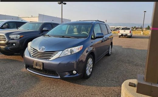 2014 Toyota Sienna XLE 7 Passenger