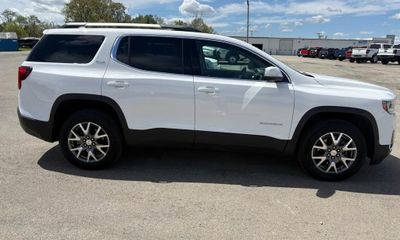 2023 GMC Acadia SLT