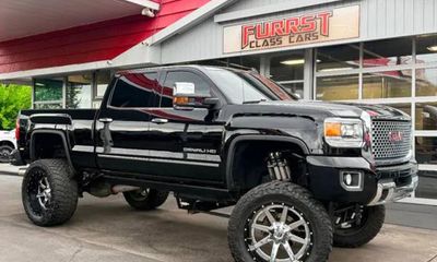 2015 GMC Sierra Denali