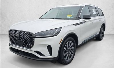2025 Lincoln Aviator Base