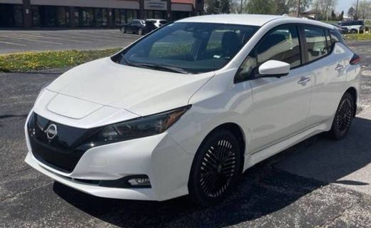 2023 Nissan Leaf SV