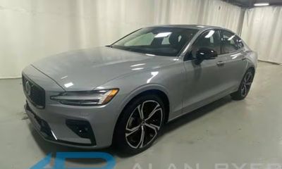 2024 Volvo S60 Ultimate Dark