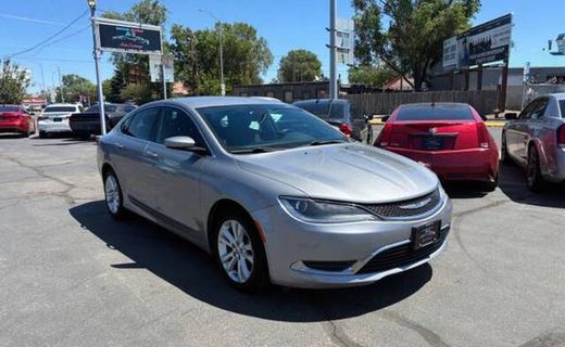 2016 Chrysler 200 Limited