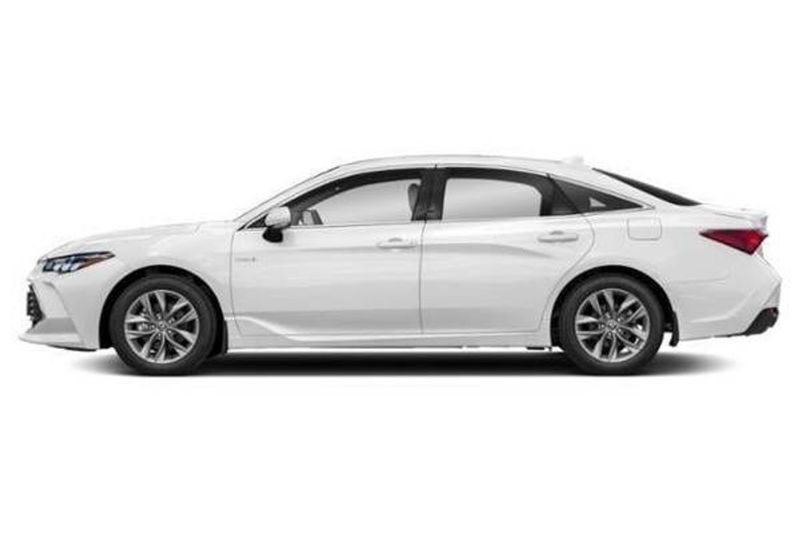 2021 Toyota Avalon — a typically priced live listing