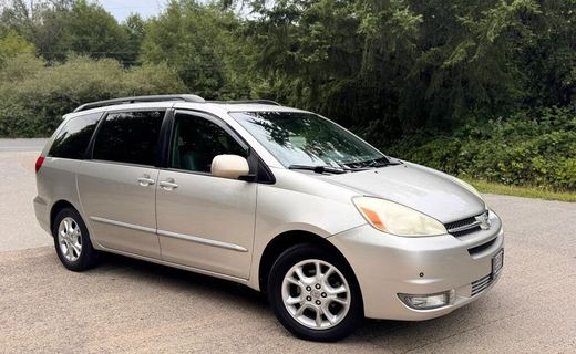 2004 Toyota Sienna XLE