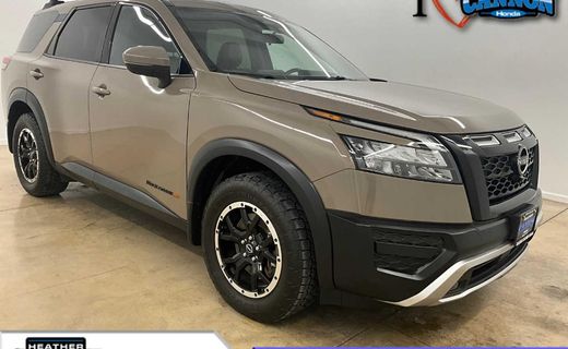 2023 Nissan Pathfinder SV