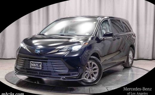 2022 Toyota Sienna LE