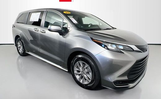 2026 Toyota Sienna LE
