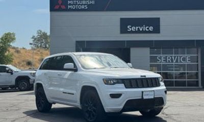 2020 Jeep Grand Cherokee Laredo