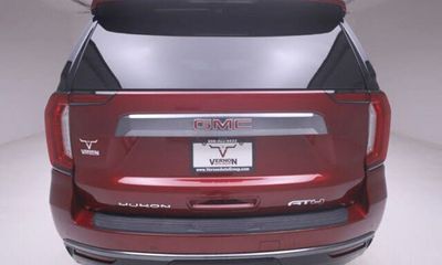 2023 GMC Yukon AT4