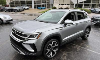 2023 Volkswagen Taos 4Motion SEL