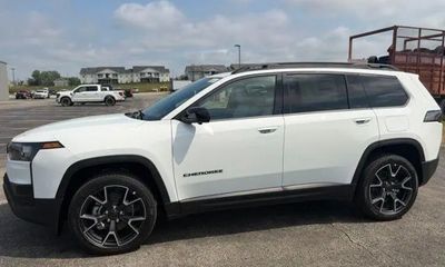 2026 Jeep Cherokee Overland
