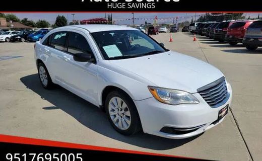 2013 Chrysler 200 LX