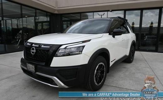 2024 Nissan Pathfinder SV