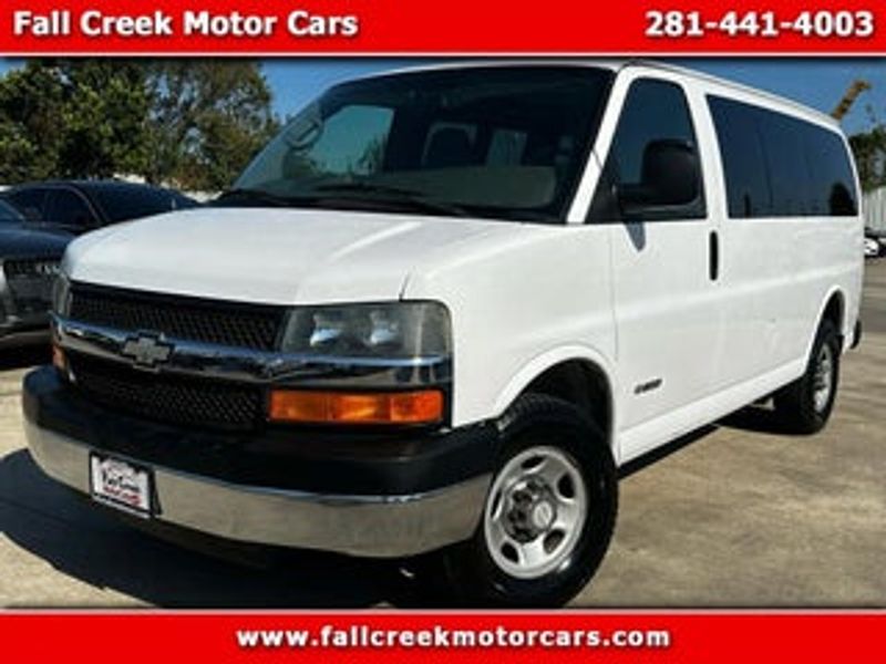 2005 Ford E 350 — a typically priced live listing