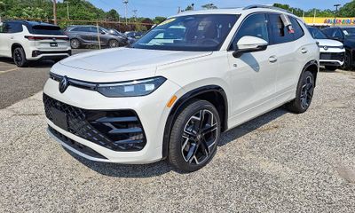 2026 Volkswagen Tiguan 4MOTION SEL