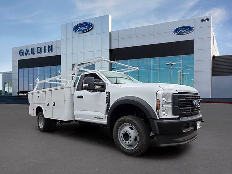 2025 Ford F-450 — a typically priced live listing