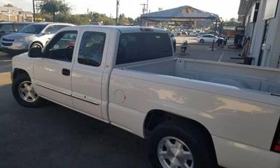 2005 GMC Sierra Base