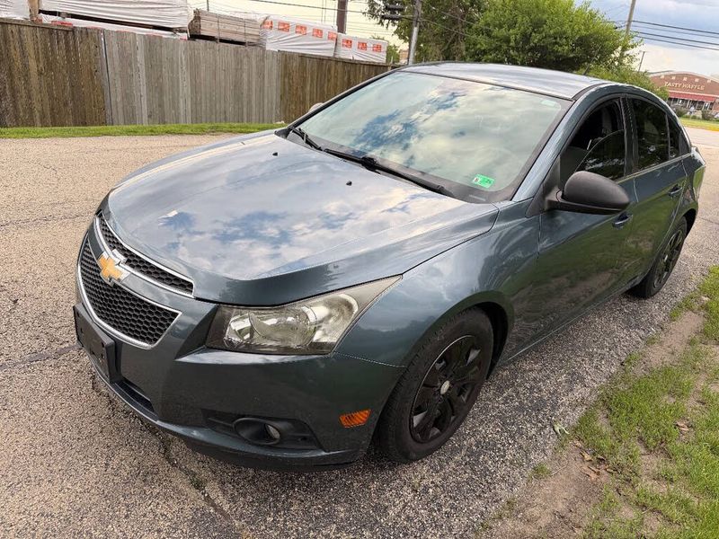 2012 Chevrolet Cruze — a typically priced live listing