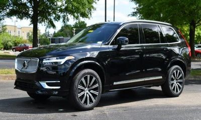 2023 Volvo XC90 Plus Bright