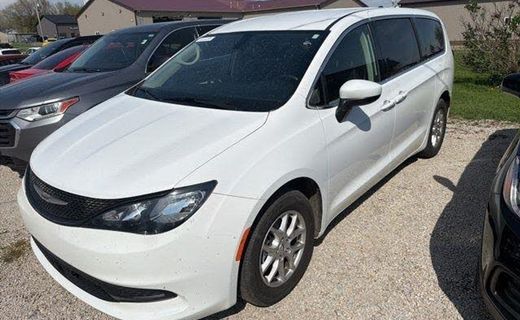 2022 Chrysler Voyager LX