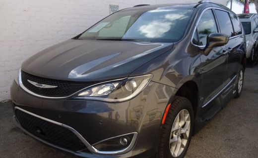 2018 Chrysler Pacifica Touring L Plus