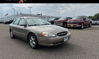 2002 Ford Taurus SE