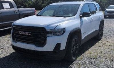 2022 GMC Acadia SLT