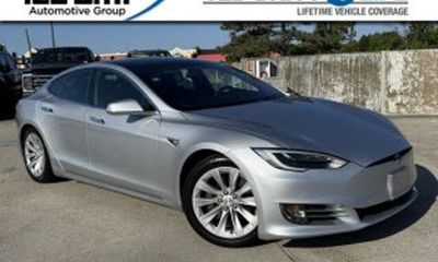 2016 Tesla Model S P90D