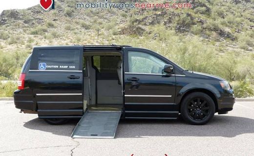2009 Chrysler Town AND Country