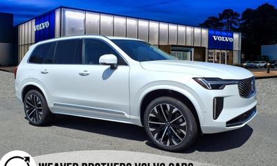 2025 Volvo XC90 Plus