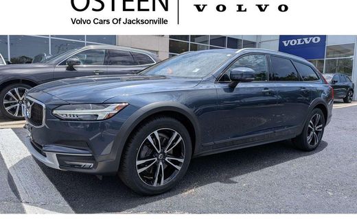 2019 Volvo V90CC Momentum