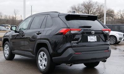 2020 Toyota RAV4 LE