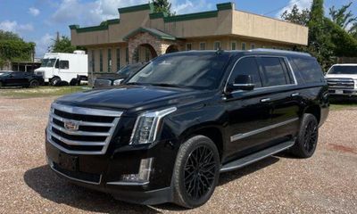 2018 Cadillac Escalade ESV Luxury