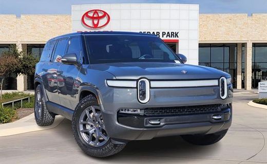 2024 Rivian R1S Adventure