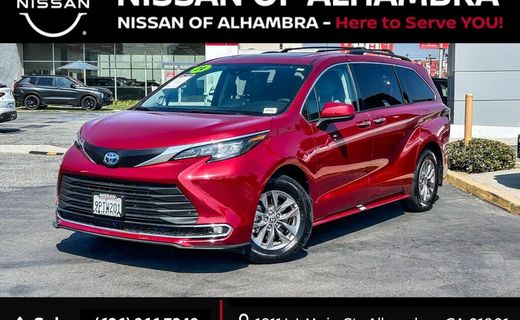 2024 Toyota Sienna XLE