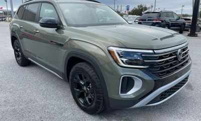2024 Volkswagen Atlas 4Motion Peak Edition