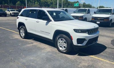 2022 Jeep Grand Cherokee Laredo