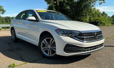 2024 Volkswagen Jetta SE AQ301 Trans