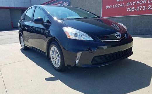 2014 Toyota Prius V TWO
