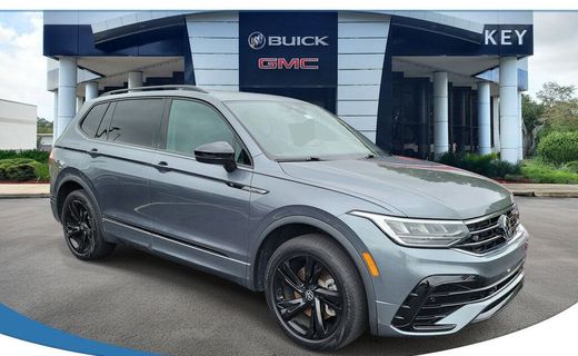 2023 Volkswagen Tiguan SE Black