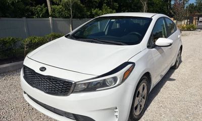 2017 Kia Forte LX Base