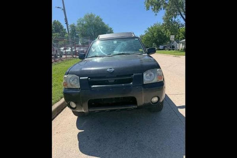 2001 Nissan Frontier — a typically priced live listing