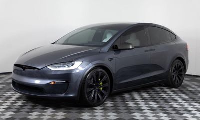 2022 Tesla Model X Plaid