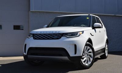 2023 Land Rover Discovery S